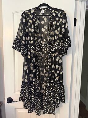 CAbi Black Floral Kimono Cover-Up with White & Yellow Daisies